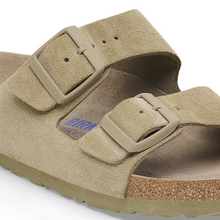 Carica l'immagine nel visualizzatore di Gallery, Birkenstock Arizona khaki soft