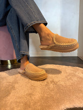 Carica l'immagine nel visualizzatore di Gallery, Slipper Mou