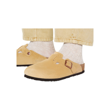 Carica l'immagine nel visualizzatore di Gallery, Birkenstock Boston latte