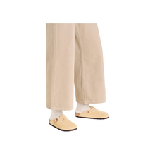 Carica l'immagine nel visualizzatore di Gallery, Birkenstock Boston latte