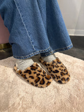 Carica l&#39;immagine nel visualizzatore di Gallery, Ciabatta Victoria giallo
