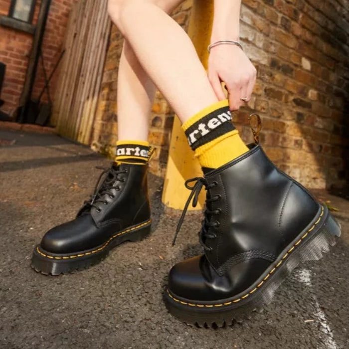 Dottor martens 6 fori online