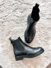 Carica l&#39;immagine nel visualizzatore di Gallery, Combat boot Fb borchie

