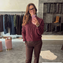 Carica l&#39;immagine nel visualizzatore di Gallery, Maglia ricamata con trecce
